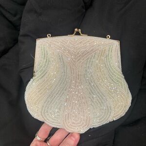 Vintage pastel beaded shell clutch!